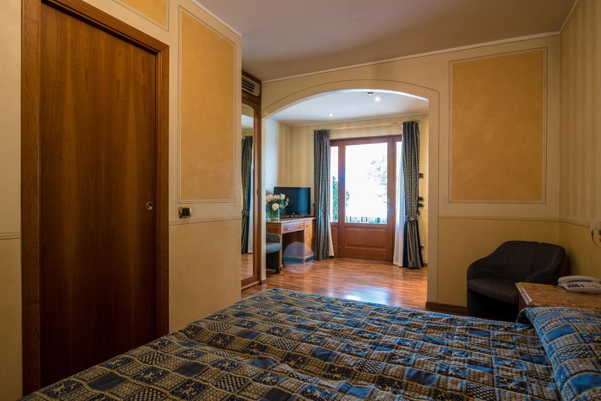 Hotel Porta Del Sole Soiano Del Lago Exteriör bild