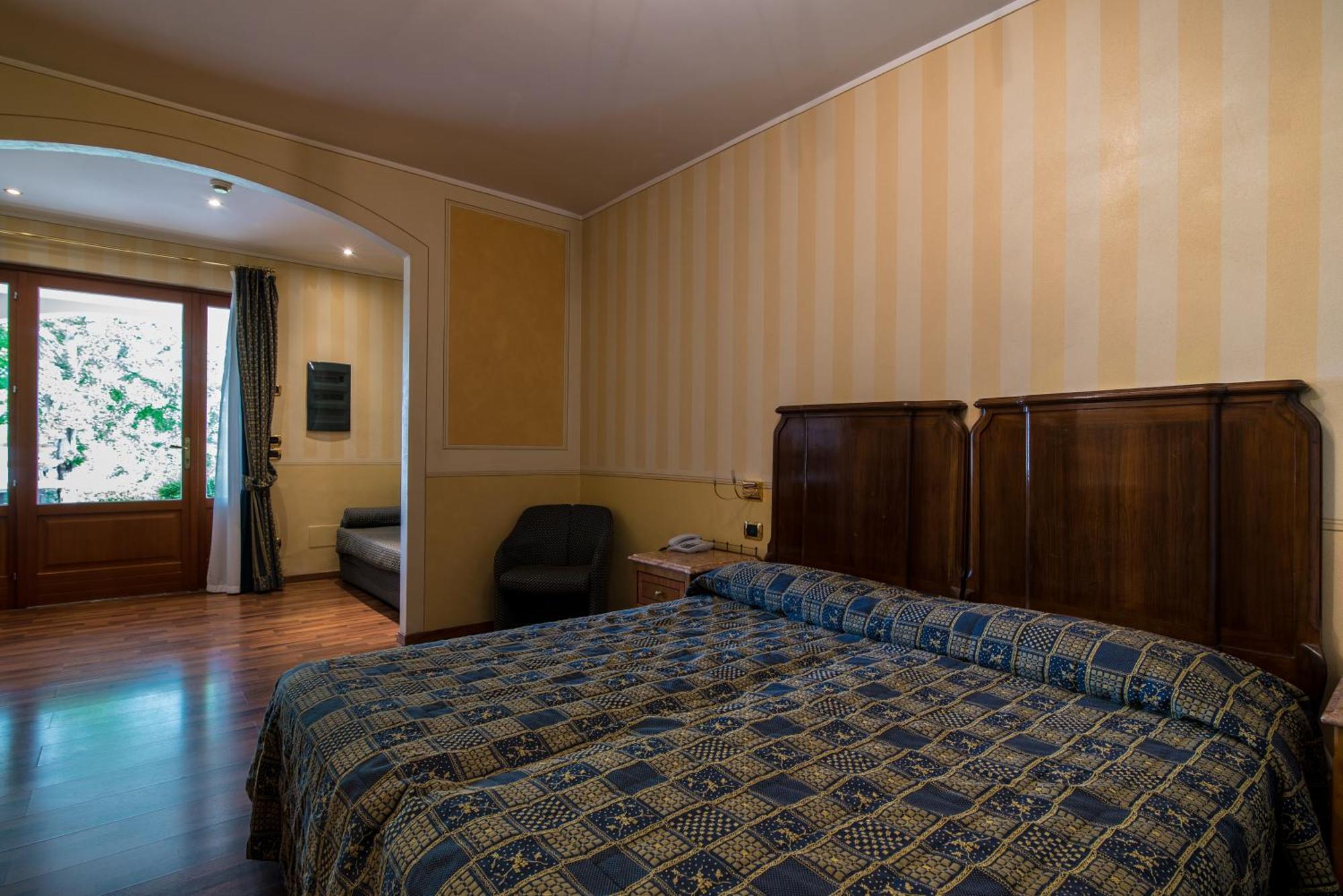 Hotel Porta Del Sole Soiano Del Lago Exteriör bild