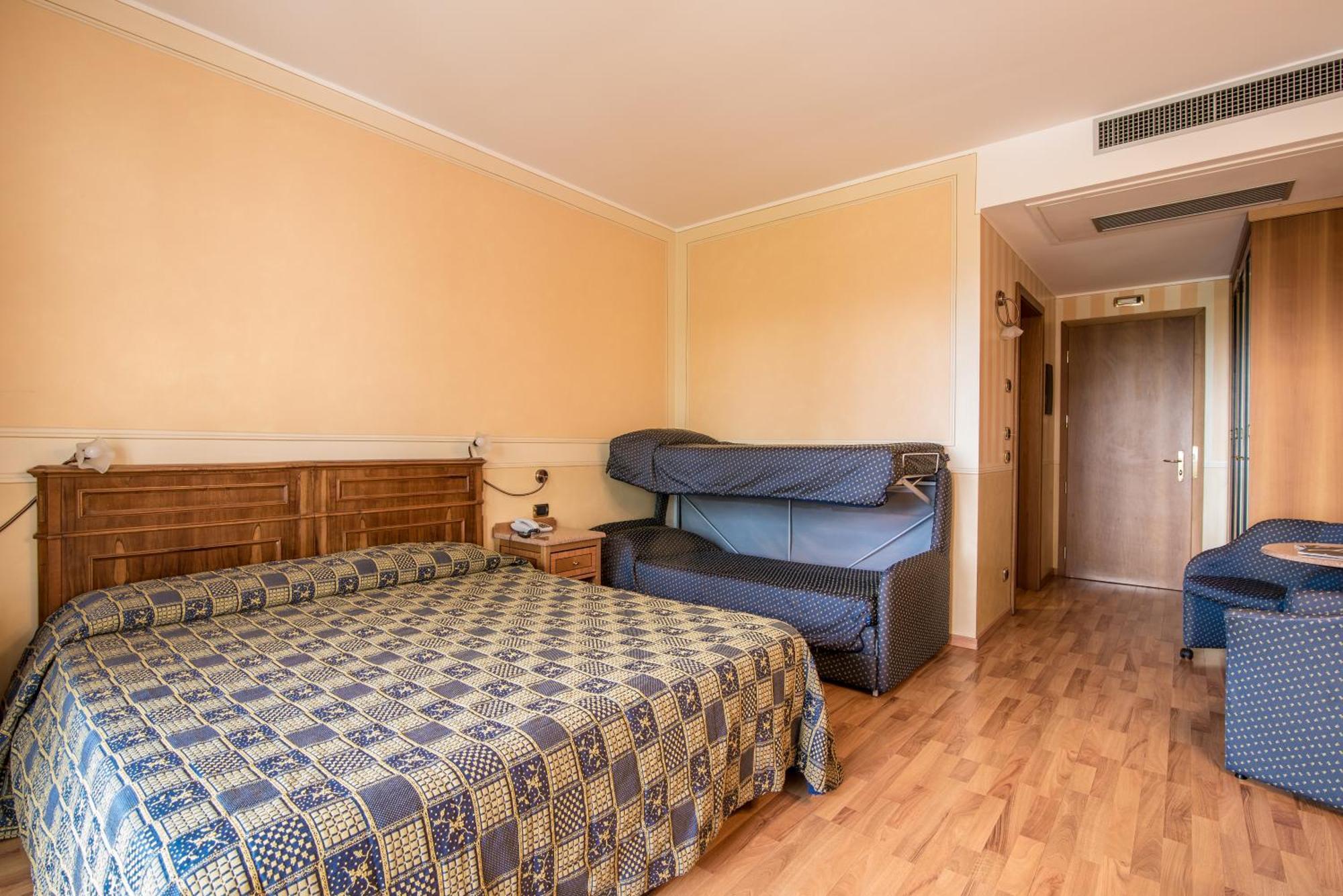Hotel Porta Del Sole Soiano Del Lago Exteriör bild
