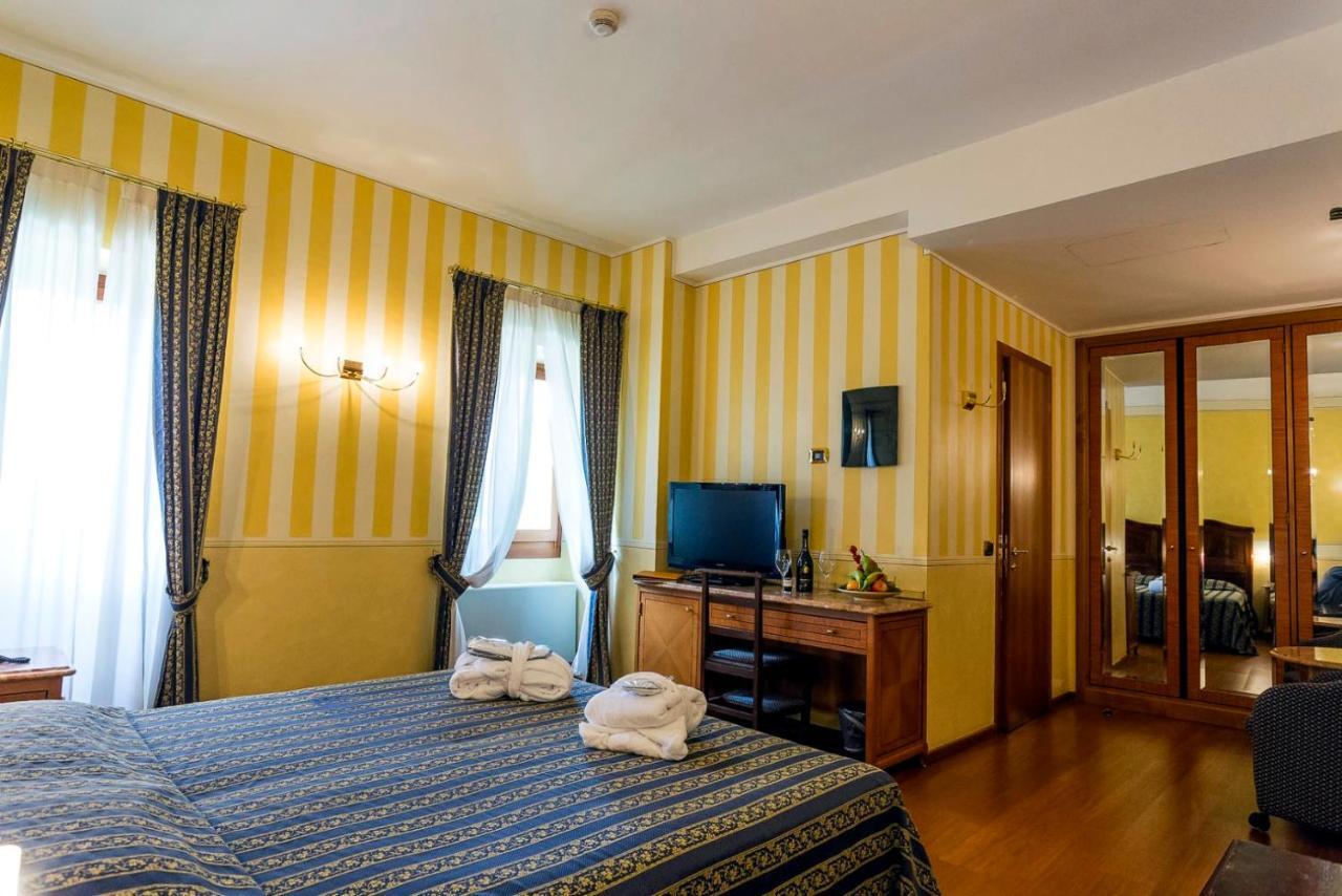 Hotel Porta Del Sole Soiano Del Lago Exteriör bild