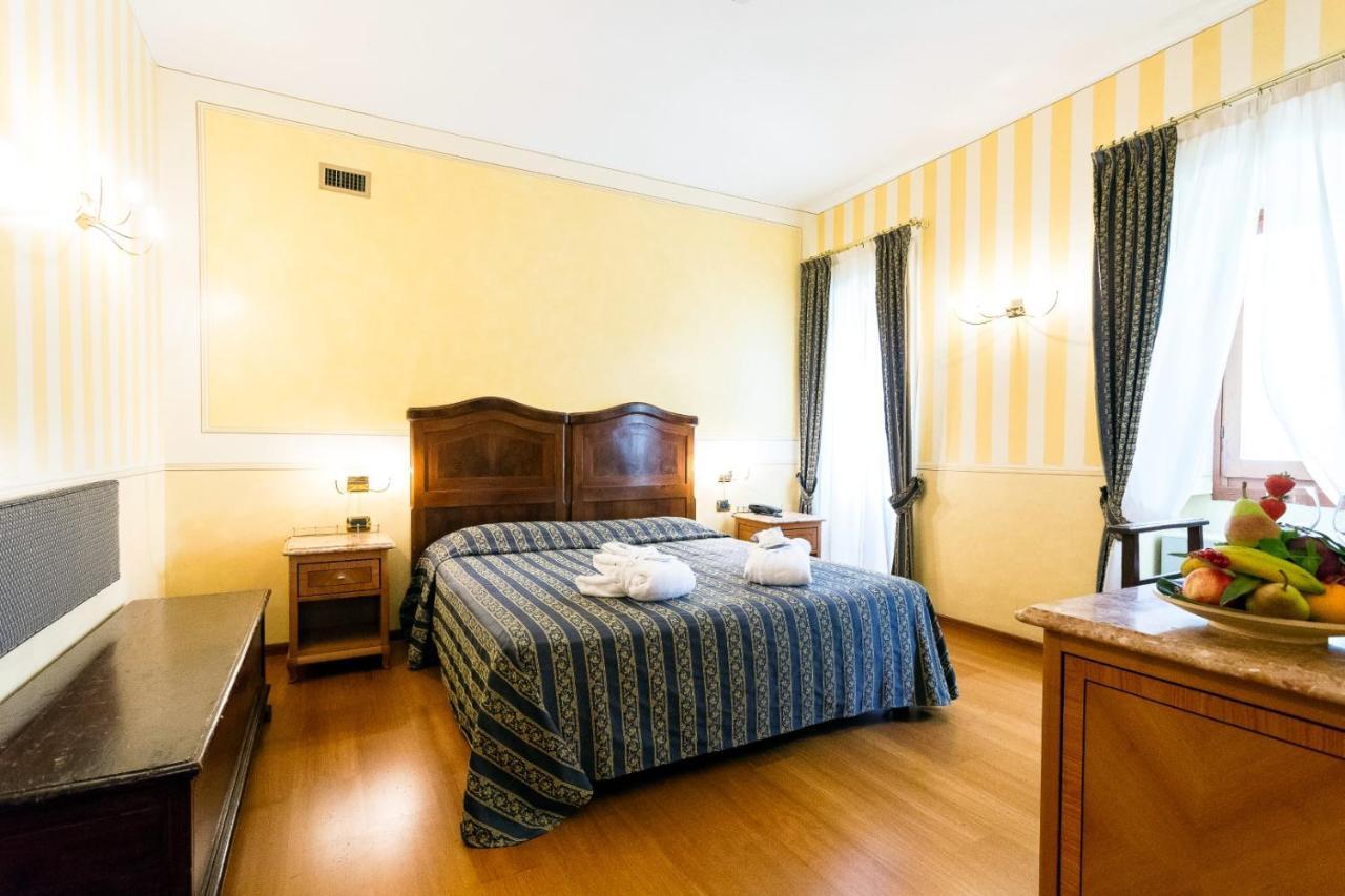 Hotel Porta Del Sole Soiano Del Lago Exteriör bild